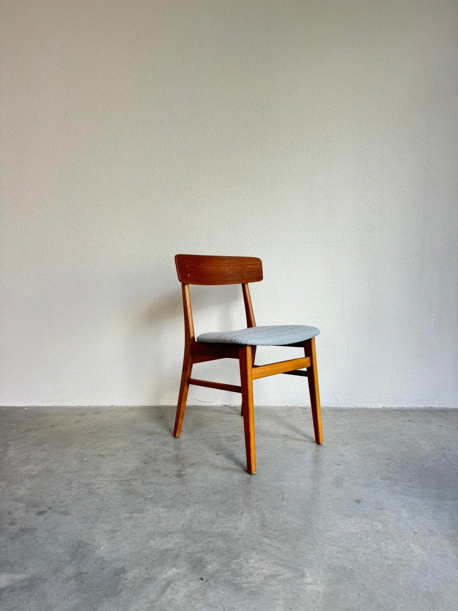 Vintage Farstrup stoel lichtblauw - LOUI.STORE