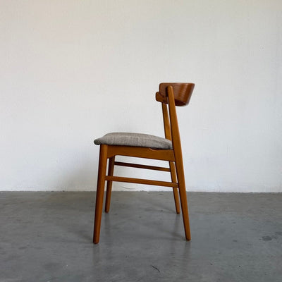 
                  
                    Vintage Farstrup stoel model 206 taupe stof - LOUI
                  
                