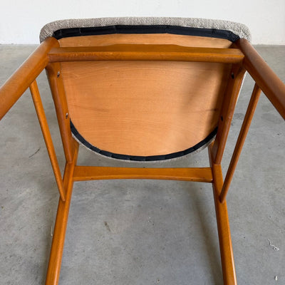 
                  
                    Vintage Farstrup stoel model 206 taupe stof - LOUI
                  
                