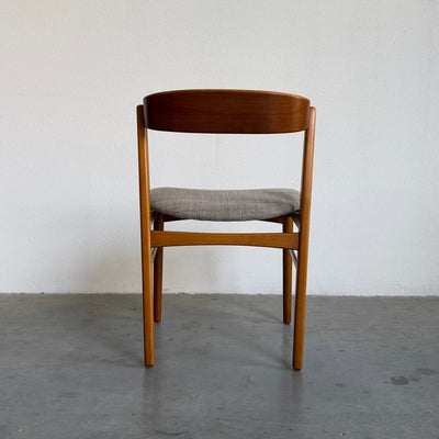 
                  
                    Vintage Farstrup stoel model 206 taupe stof - LOUI
                  
                