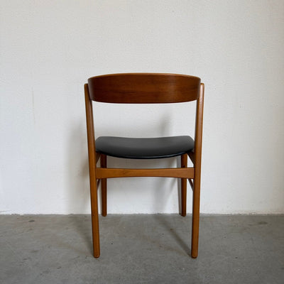 
                  
                    Vintage Farstrup stoel model 206 zwart skai - LOUI
                  
                