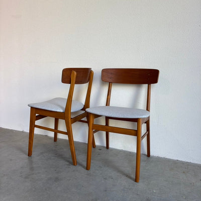 
                  
                    Vintage Farstrup teak - licht blauw - LOUI.STORE
                  
                