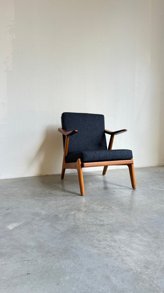 
                  
                    Vintage fauteuil teak jeans - LOUI.STORE
                  
                