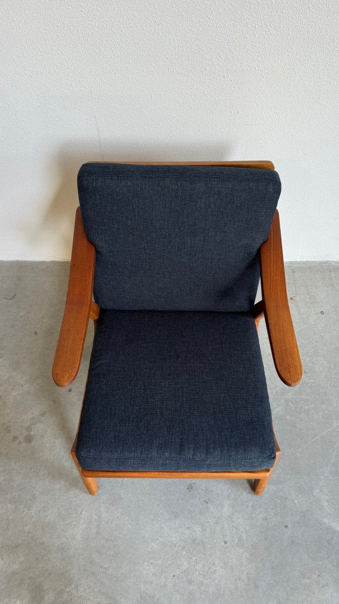 
                  
                    Vintage fauteuil teak jeans - LOUI.STORE
                  
                
