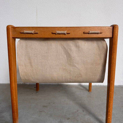 
                  
                    Vintage furbo bijzettafeltje met tijdschriftenhouder - LOUI
                  
                