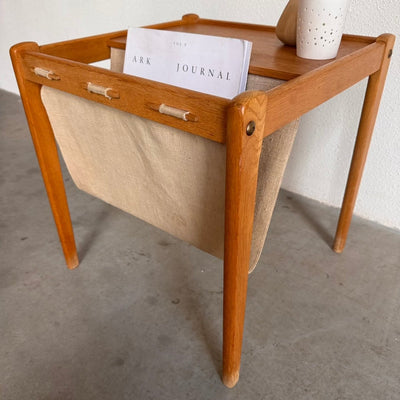 
                  
                    Vintage furbo bijzettafeltje met tijdschriftenhouder - LOUI
                  
                