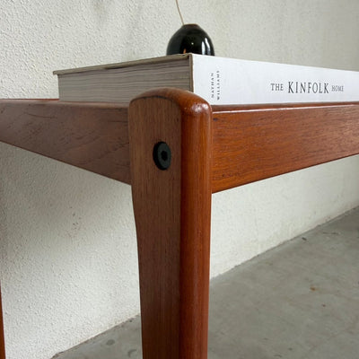 
                  
                    Vintage Furbo bijzettafeltje teak - LOUI
                  
                