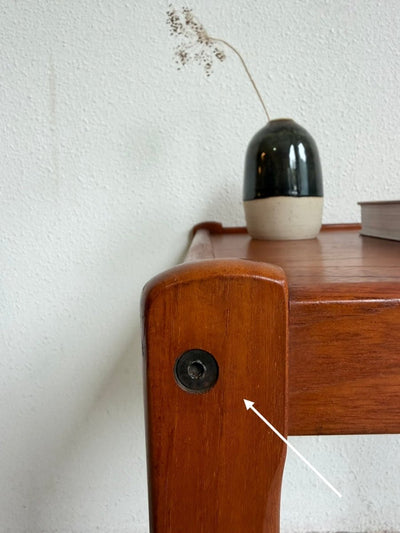 
                  
                    Vintage Furbo bijzettafeltje teak - LOUI
                  
                