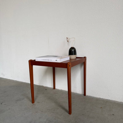 
                  
                    Vintage Furbo bijzettafeltje teak - LOUI
                  
                
