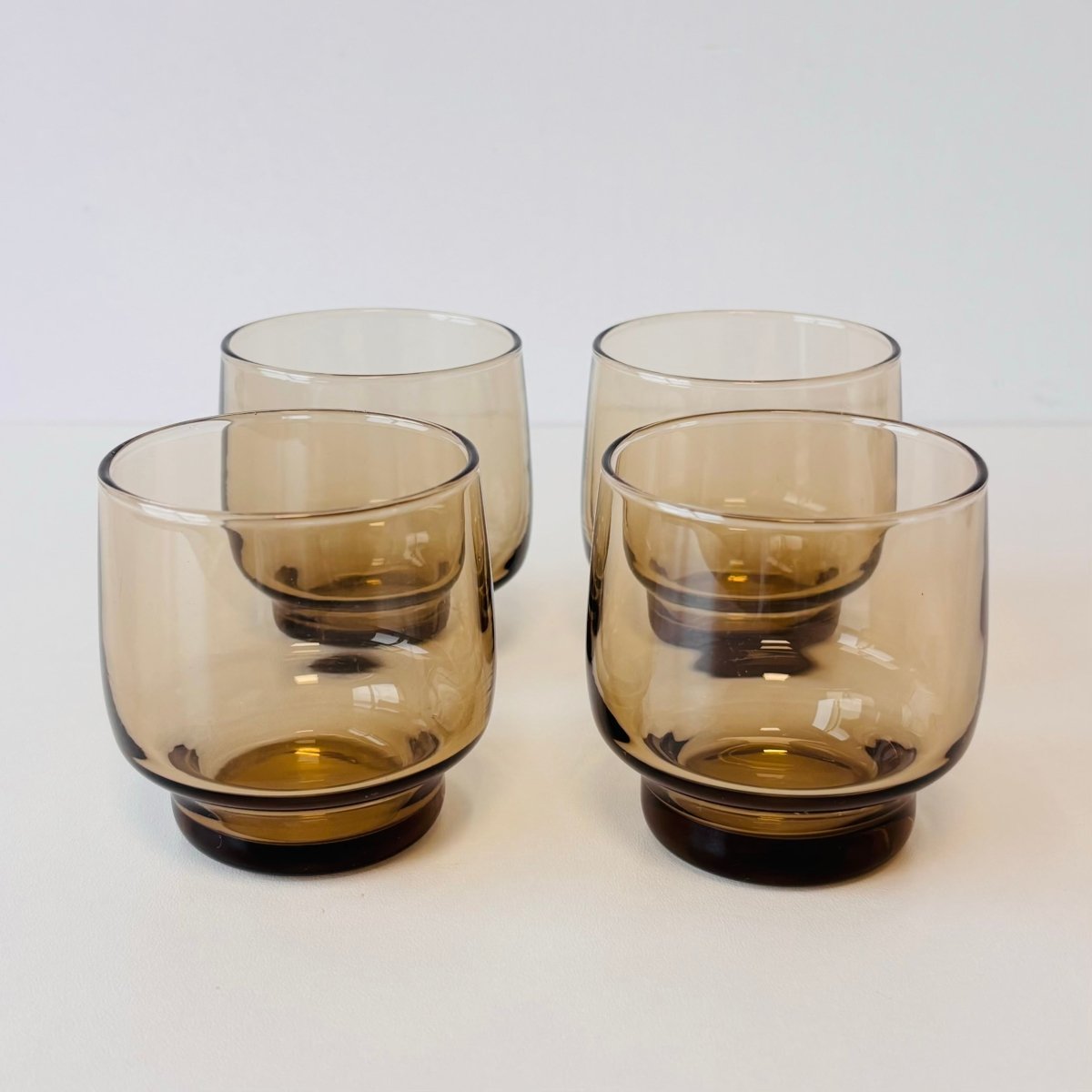 
                  
                    Vintage glaasjes set - LOUI.STORE
                  
                