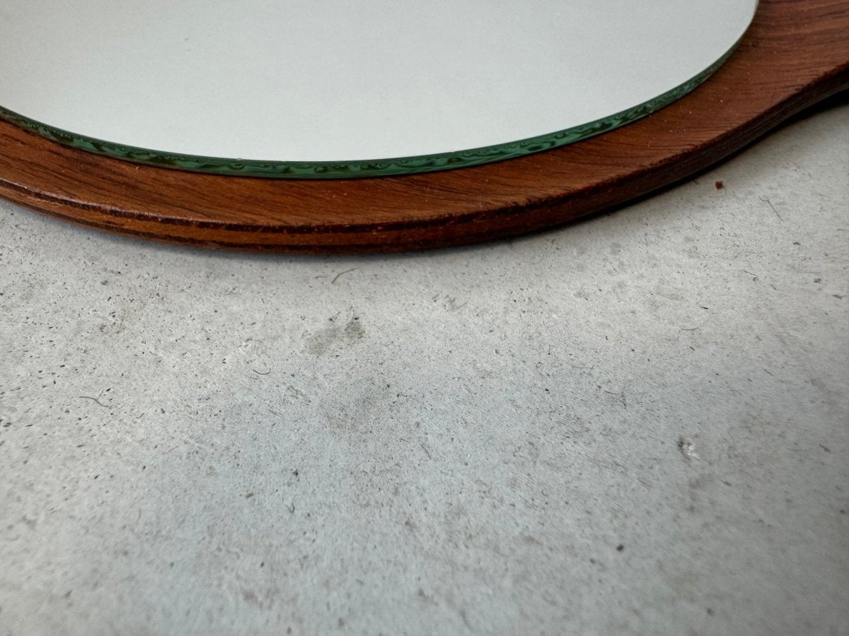 
                  
                    Vintage handspiegel teak - LOUI.STORE
                  
                