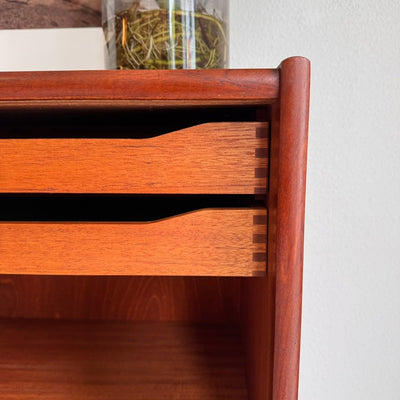 
                  
                    Vintage highboard 3 schuifdeuren teak - LOUI
                  
                