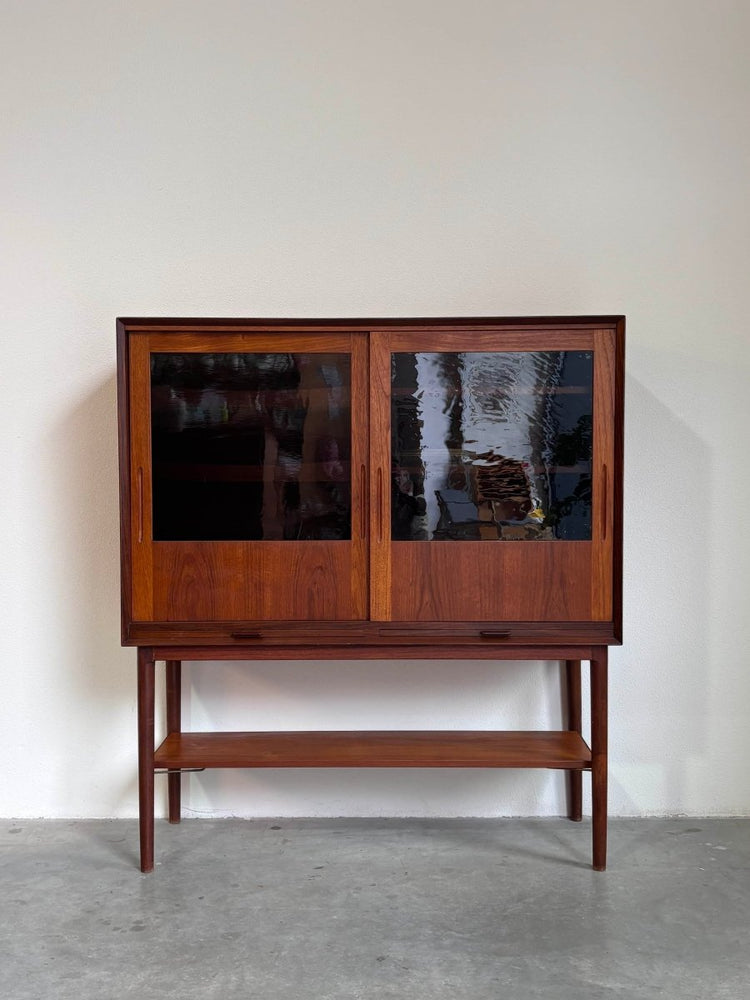 
                  
                    Vintage highboard buffetkast teak - LOUI.STORE
                  
                