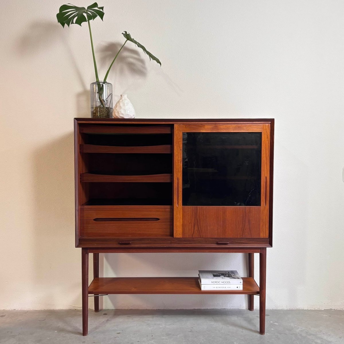 Vintage highboard buffetkast teak - LOUI.STORE