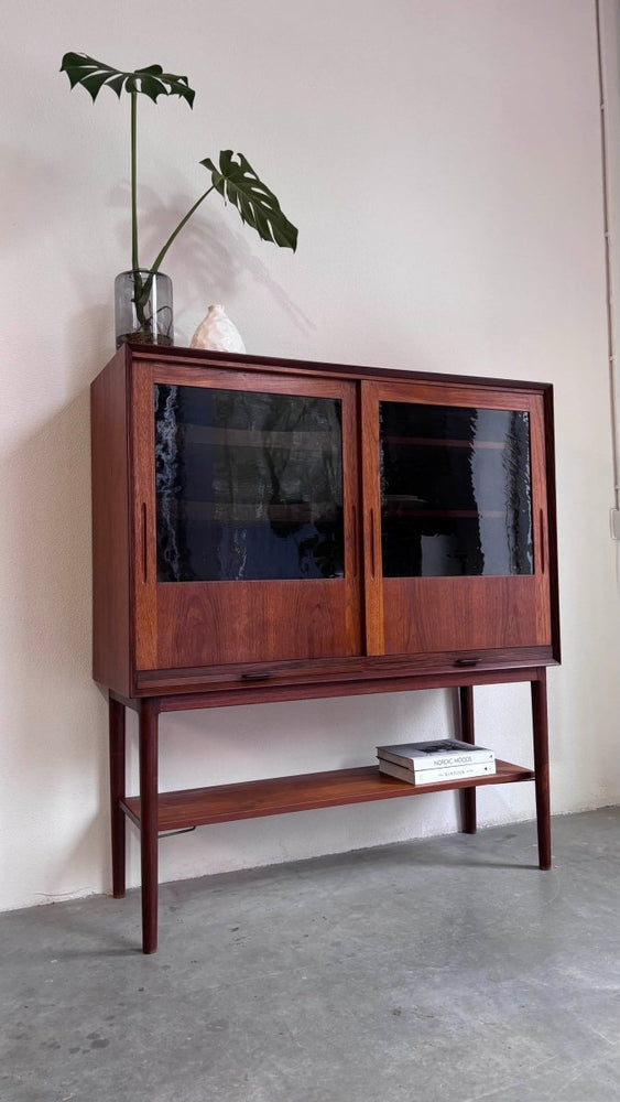 
                  
                    Vintage highboard buffetkast teak - LOUI.STORE
                  
                