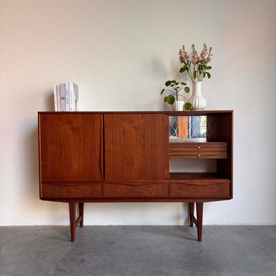 
                  
                    Vintage highboard EW Bach - LOUI.STORE
                  
                