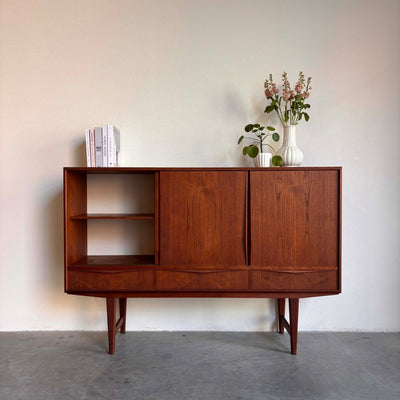 
                  
                    Vintage highboard EW Bach - LOUI.STORE
                  
                