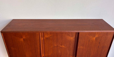 
                  
                    Vintage highboard EW Bach - LOUI.STORE
                  
                