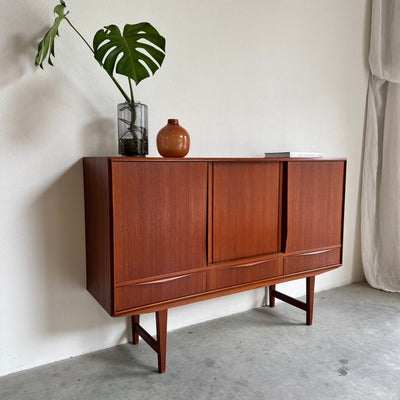 
                  
                    Vintage highboard EW Bach teak - LOUI
                  
                