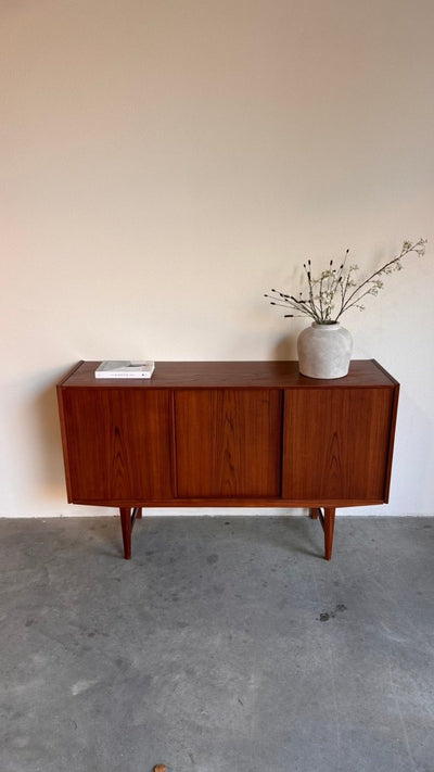 
                  
                    Vintage highboard EW Bach teak - LOUI.STORE
                  
                