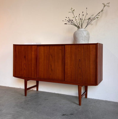
                  
                    Vintage highboard EW Bach teak - LOUI.STORE
                  
                