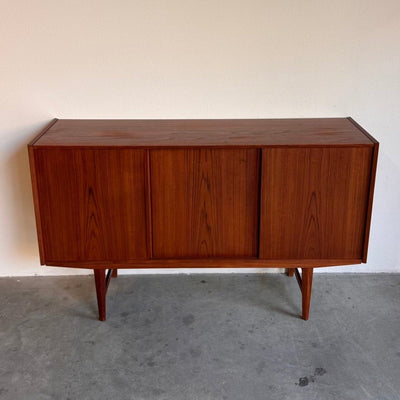 
                  
                    Vintage highboard EW Bach teak - LOUI.STORE
                  
                