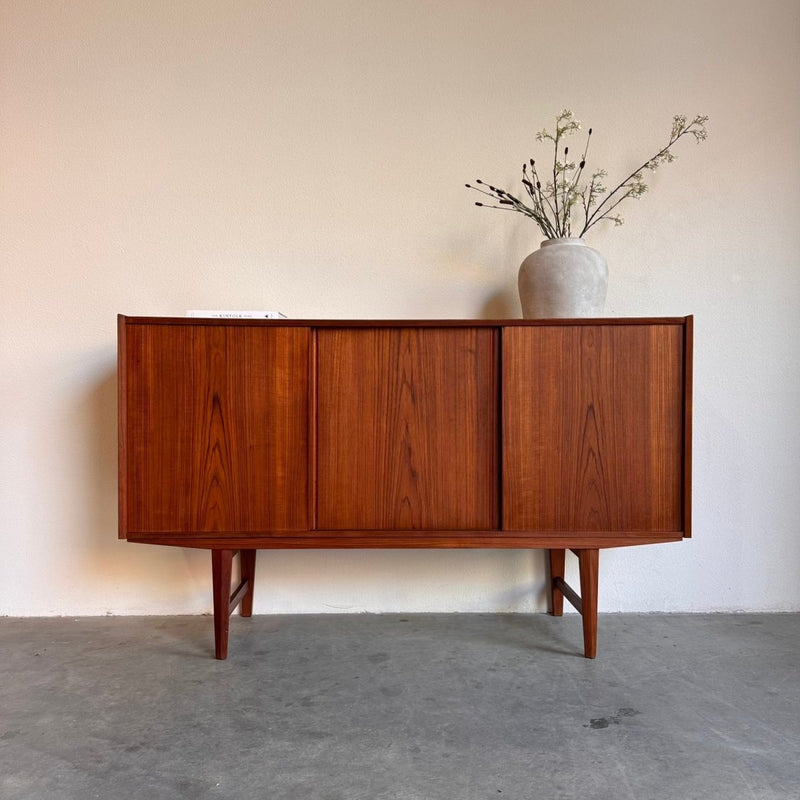 Vintage highboard EW Bach teak - LOUI.STORE