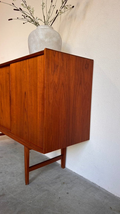 
                  
                    Vintage highboard EW Bach teak - LOUI.STORE
                  
                