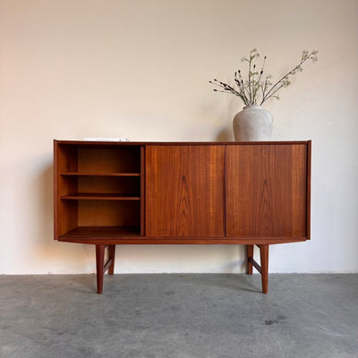 
                  
                    Vintage highboard EW Bach teak - LOUI.STORE
                  
                