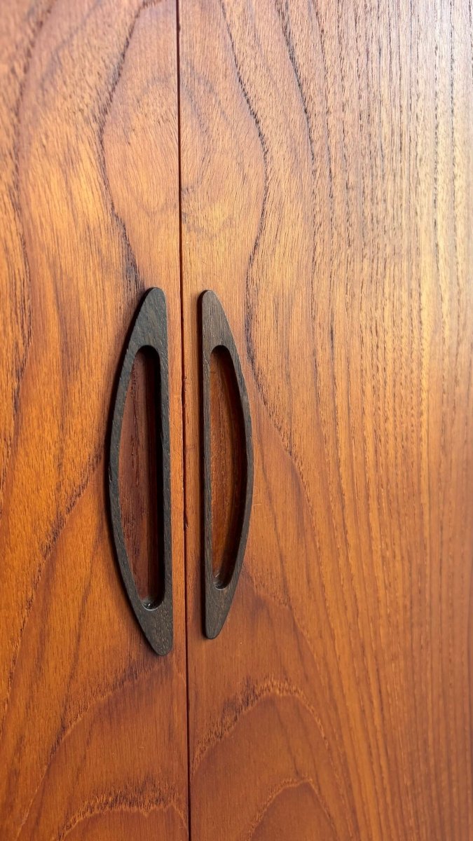 
                  
                    Vintage highboard mooie details - LOUI.STORE
                  
                