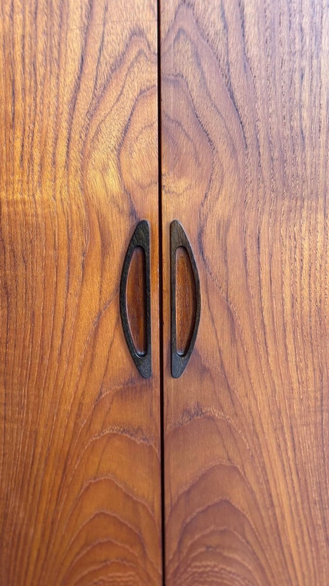 
                  
                    Vintage highboard mooie details - LOUI.STORE
                  
                