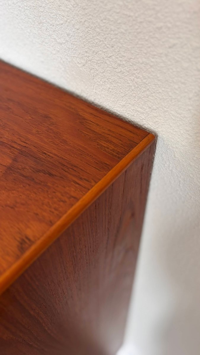 
                  
                    Vintage highboard mooie details - LOUI.STORE
                  
                
