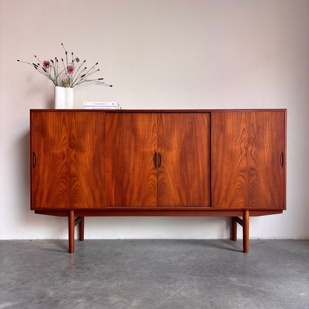 Vintage highboard mooie details - LOUI.STORE