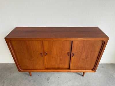 
                  
                    Vintage highboard ronde hoek teak - LOUI.STORE
                  
                