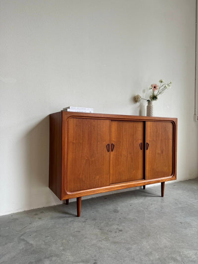 
                  
                    Vintage highboard ronde hoek teak - LOUI.STORE
                  
                