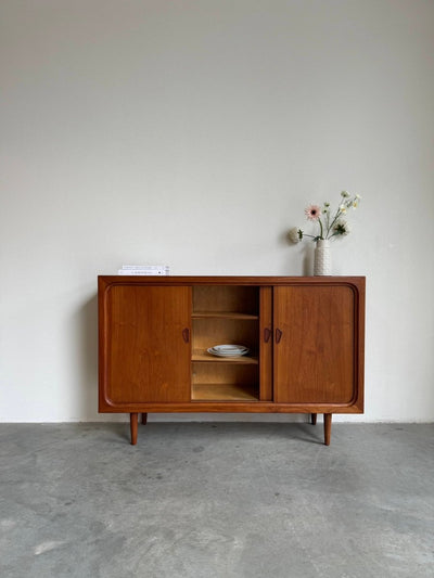 
                  
                    Vintage highboard ronde hoek teak - LOUI.STORE
                  
                