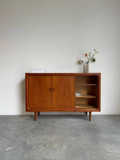
                  
                    Vintage highboard ronde hoek teak - LOUI.STORE
                  
                