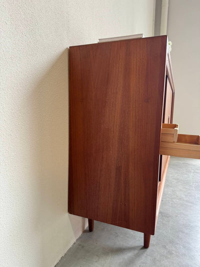 
                  
                    Vintage highboard ronde hoek teak - LOUI.STORE
                  
                