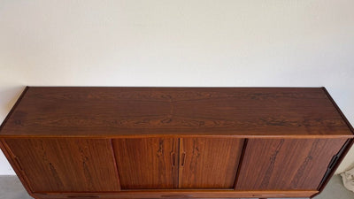 
                  
                    Vintage highboard schuifdeuren en lades palissander - LOUI
                  
                