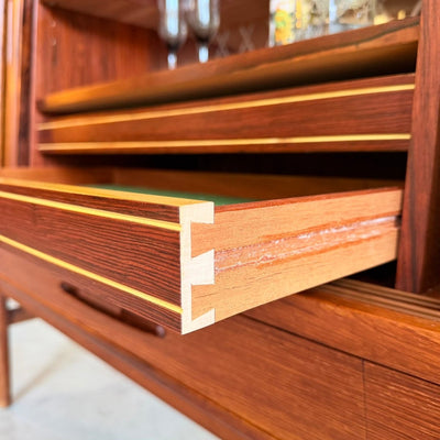 
                  
                    Vintage highboard schuifdeuren en lades palissander - LOUI
                  
                
