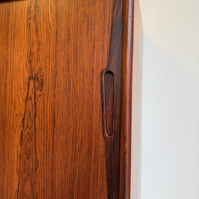 
                  
                    Vintage highboard schuifdeuren en lades palissander - LOUI
                  
                