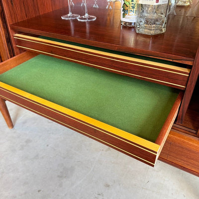 
                  
                    Vintage highboard schuifdeuren en lades palissander - LOUI
                  
                