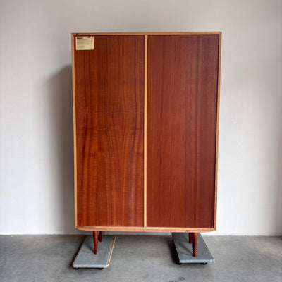 
                  
                    Vintage hoge (187cm) boekenkast Omann Jun teak - LOUI
                  
                