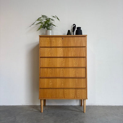 Vintage hoge Deense ladekast 6* eiken - LOUI.STORE