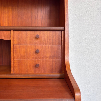 
                  
                    Vintage hoog secretaire - bureau met lades in teak - LOUI
                  
                