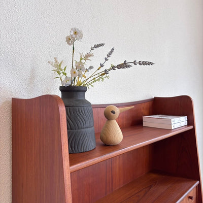 
                  
                    Vintage hoog secretaire - bureau met lades in teak - LOUI
                  
                
