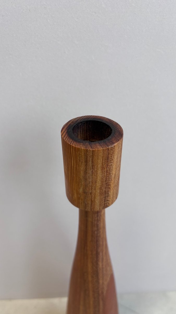 
                  
                    Vintage houten kandelaar - LOUI.STORE
                  
                