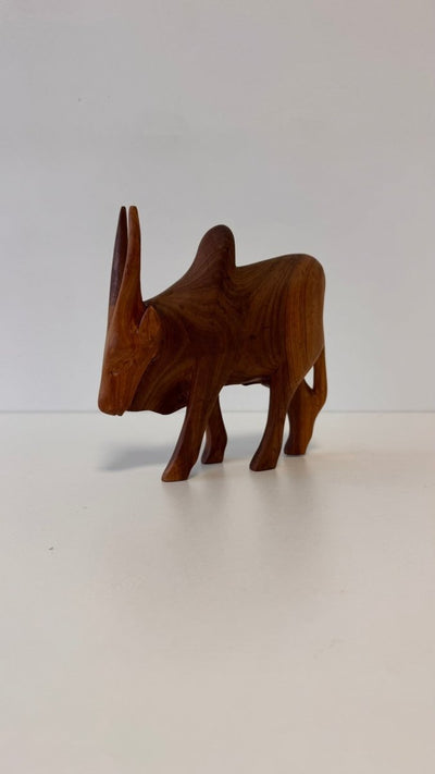
                  
                    Vintage houten stier teak - LOUI.STORE
                  
                