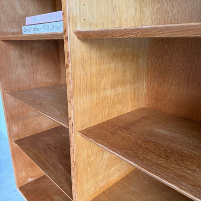 
                  
                    Vintage Hundevad boekenkast eiken - LOUI
                  
                