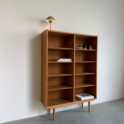 
                  
                    Vintage Hundevad boekenkast eiken - LOUI
                  
                